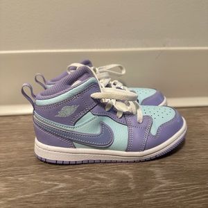 Jordan 1s. lightly worn